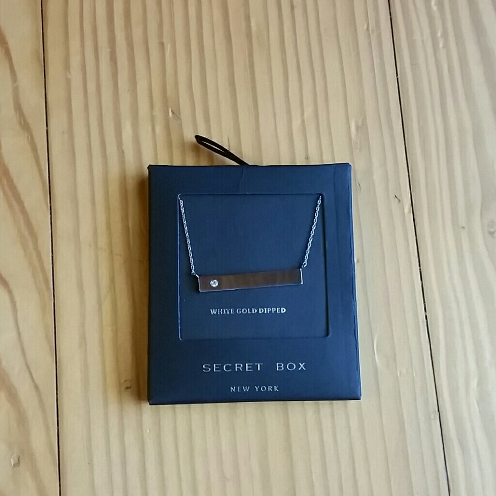 White gold dipped bar necklace
